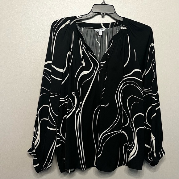 Nine West Tops - Nine West Womens XXL Black and White Swirl Blouse